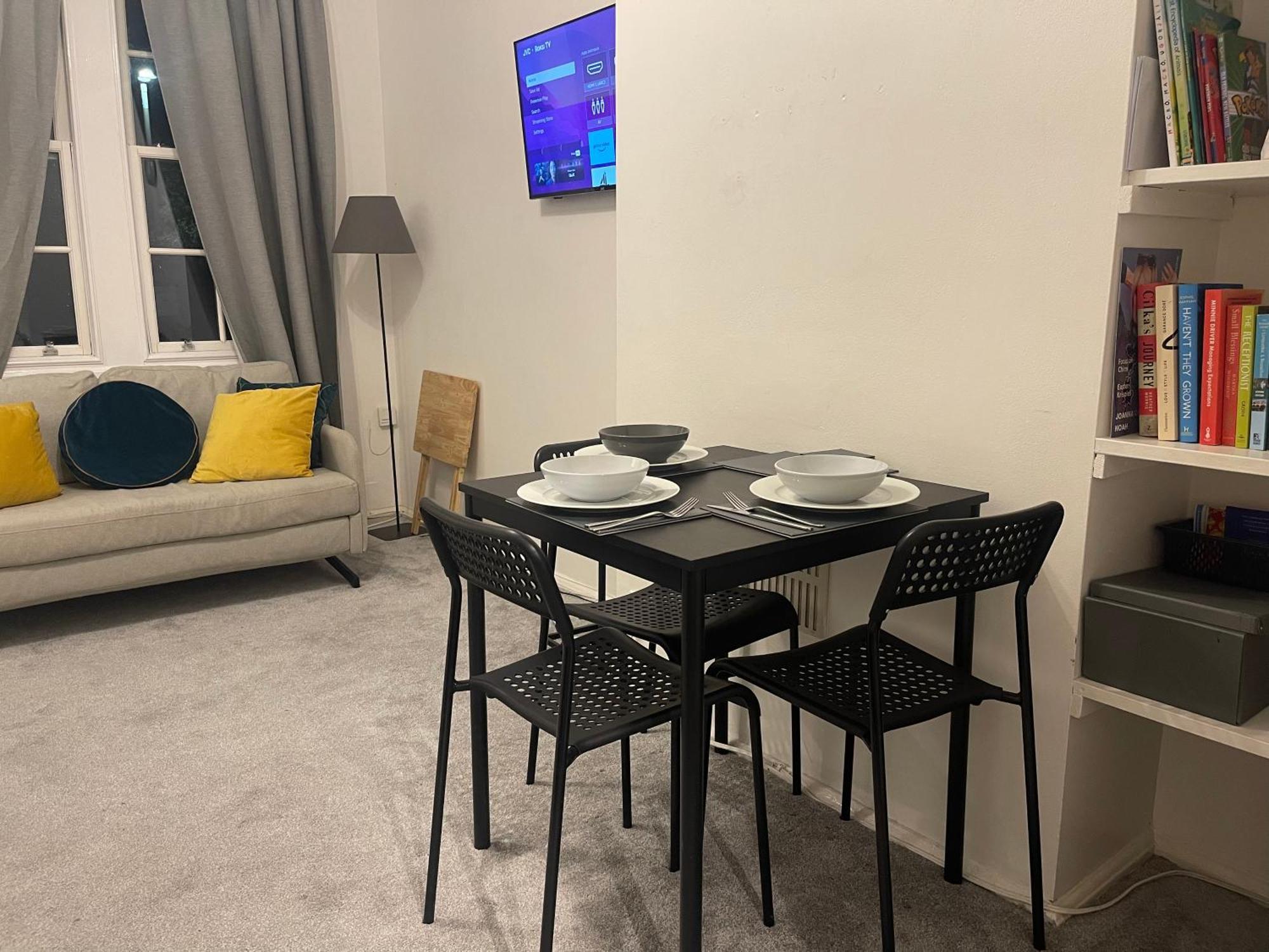 Tooting Lodge London - Cosy 2 Bedroom House With Garden, 5 Mins Walk To Tube Station Exterior foto